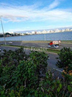 Image 17 - 1017988