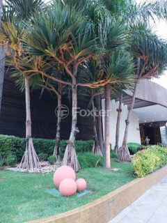 Image 7 - 999590