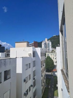 Image 15 - 885986