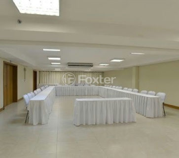 Image 9 - 895653