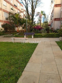 Image 8 - 930593