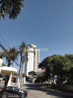 Image 11 - 831857