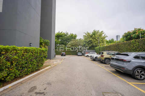 Image 28 - 1019744