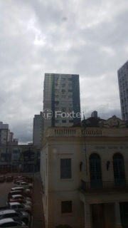 Image 20 - 1000879