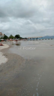 Image 17 - 1011035
