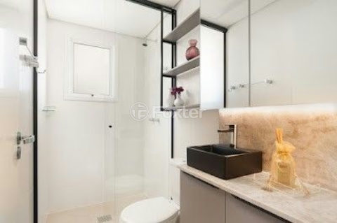 Image 41 - 247400