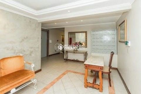 Image 4 - 915845