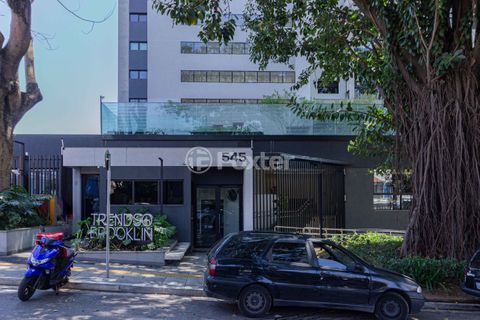 Image 66 - 917394