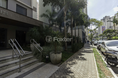 Image 37 - 916660