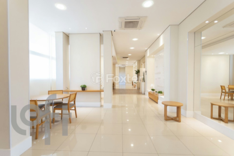 Image 44 - 885719