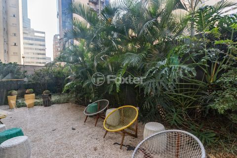 Image 18 - 1006349