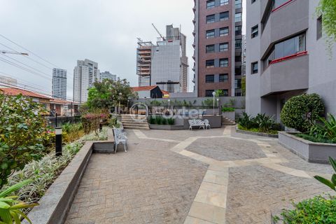 Image 44 - 320995