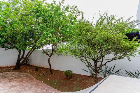 Image 31 - 1015360