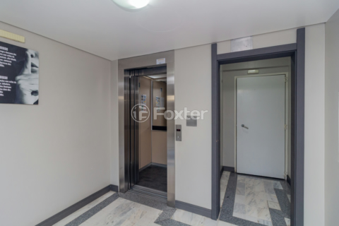 Image 8 - 1011737