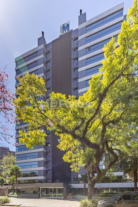 Image 30 - 897561