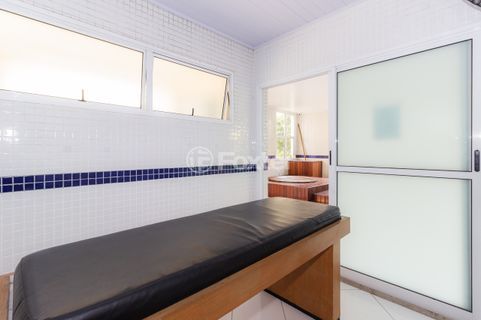 Image 27 - 1022117