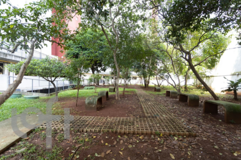 Image 62 - 991653