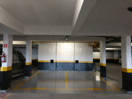 Image 47 - 333400