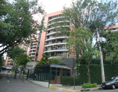 Image 20 - 1009359