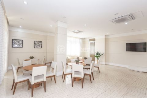 Image 33 - 992173