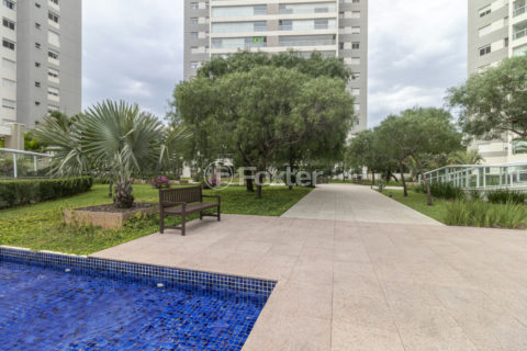 Image 33 - 1016944