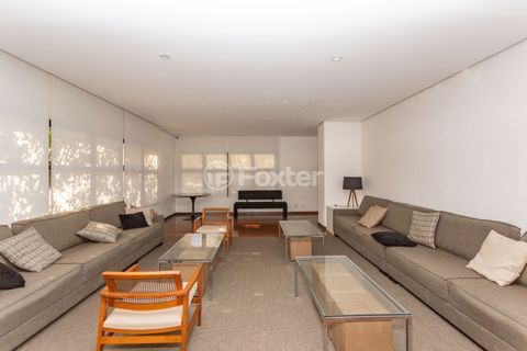 Image 38 - 323354