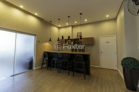 Image 33 - 1011556