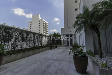 Image 31 - 1011556