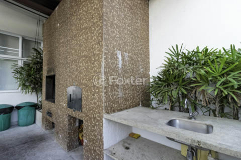Image 30 - 1011556