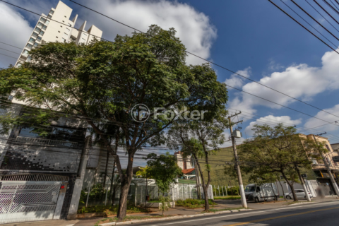 Image 32 - 1005394