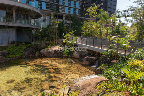 Image 79 - 1011459