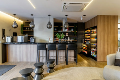 Image 21 - 748201