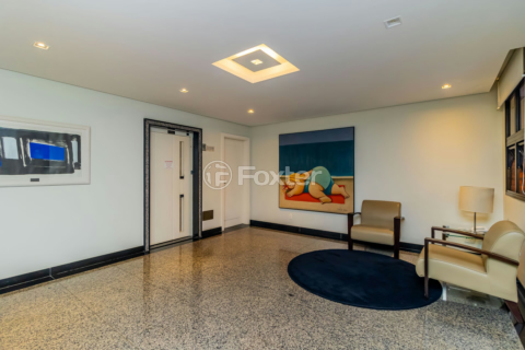 Image 40 - 328627