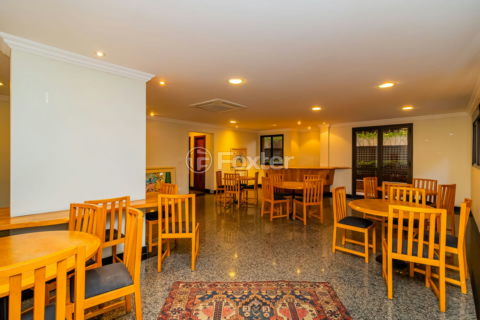 Image 42 - 328627