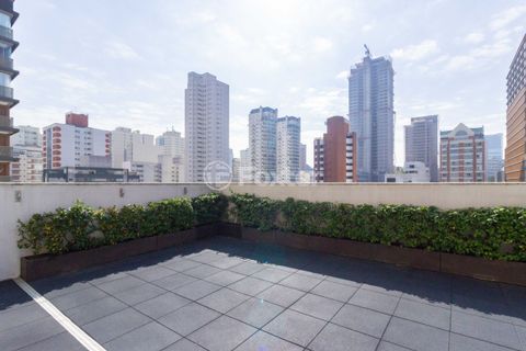 Image 17 - 1006767
