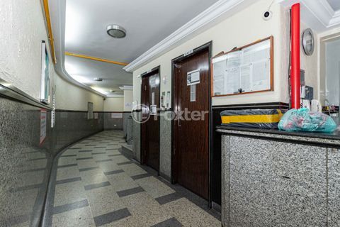 Image 20 - 937211