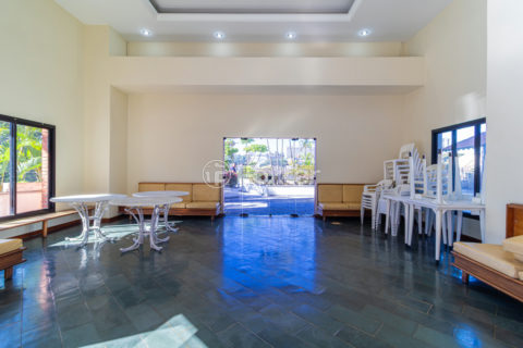 Image 31 - 858015