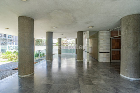 Image 63 - 1017403