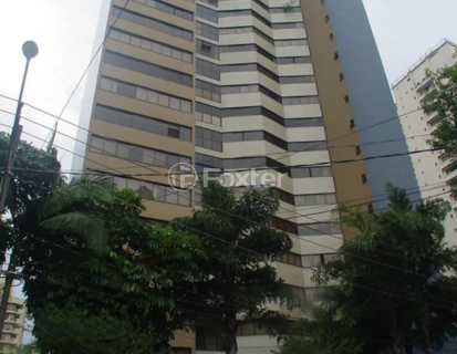 Image 20 - 895257