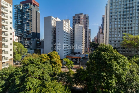 Image 44 - 1017575