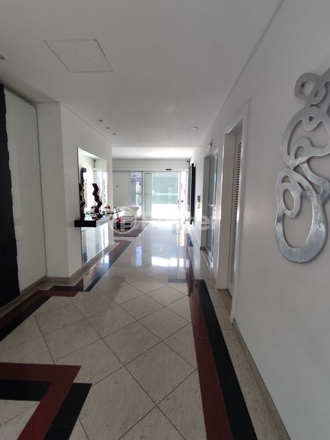 Image 78 - 982456