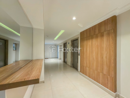 Image 28 - 1001735