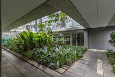 Image 22 - 918630