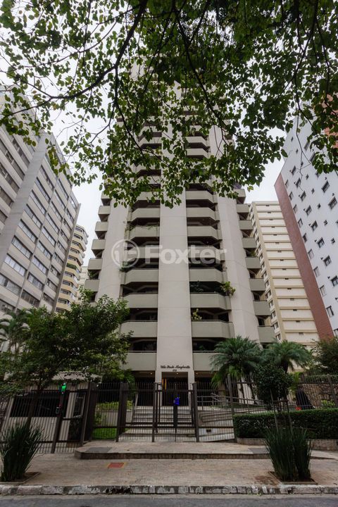 Image 50 - 876772