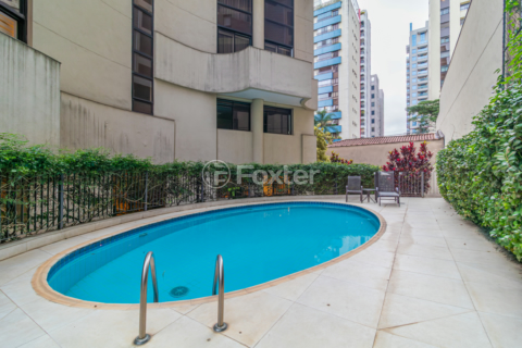 Image 39 - 1004810