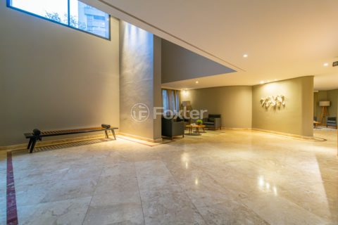 Image 38 - 1004810