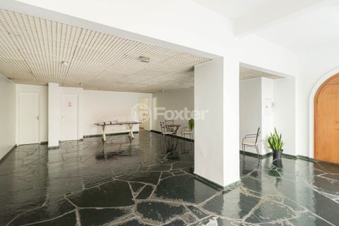 Image 32 - 1017684