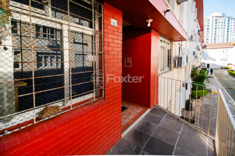 Image 29 - 983630