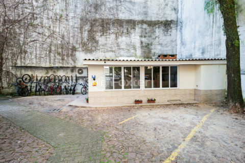 Image 35 - 983630