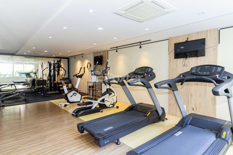 Image 30 - 329373